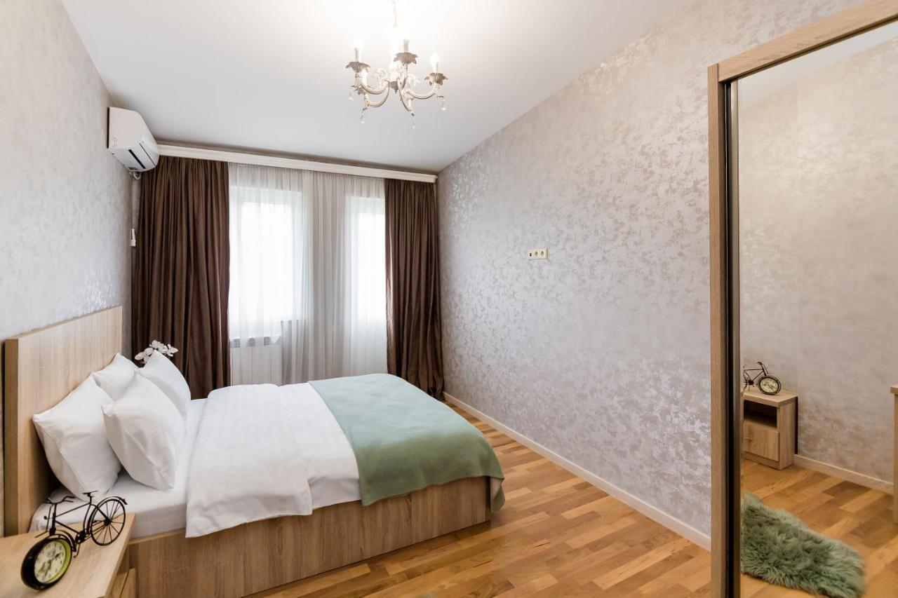 Dat Exx Apartments On Liberty Square Tbiliszi Kültér fotó