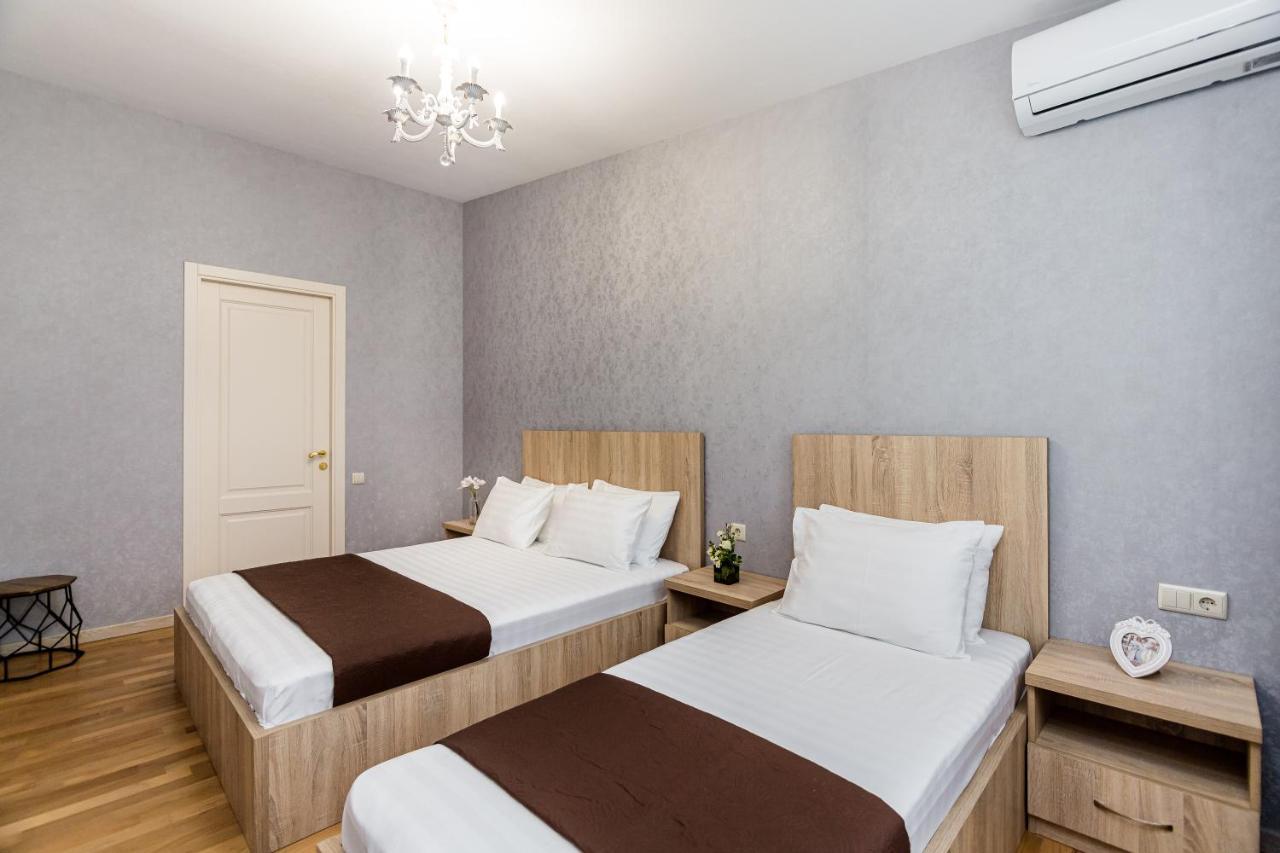 Dat Exx Apartments On Liberty Square Tbiliszi Kültér fotó